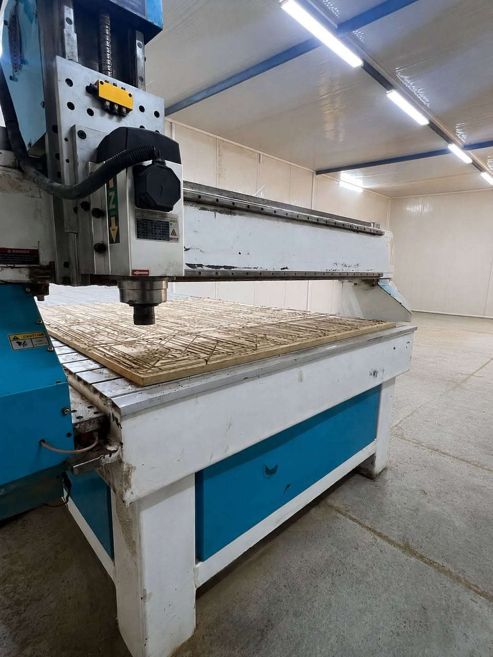 السلام عليكم مكينه cnc للبيع
مكينه صنع صين
سبندل 6.5 كيلو 
مكينه حلوه وجاهزه من كلشي 

مكانها بغداد 
للاستفسار الاتصال ***********
