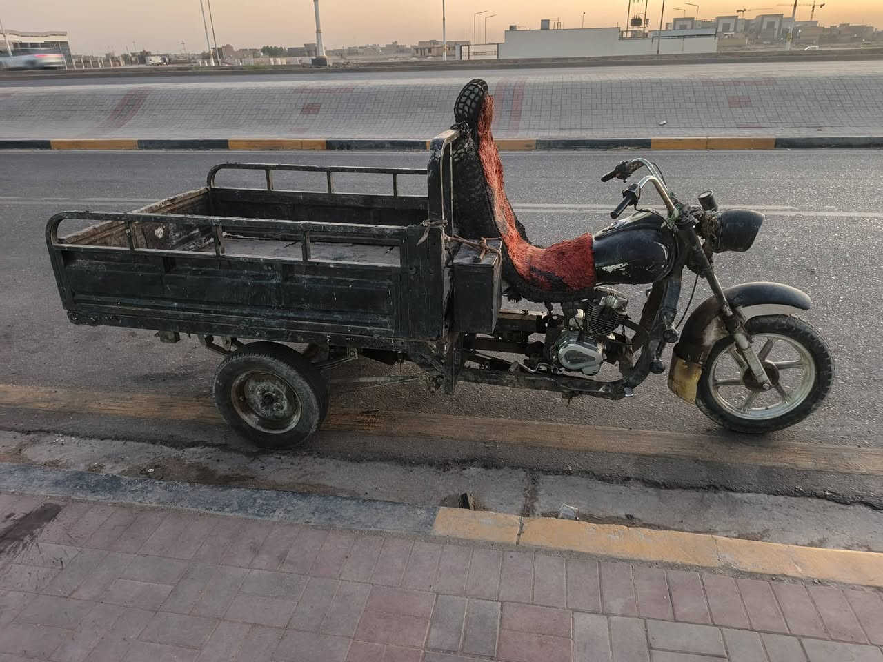 سلام عليكم ستوته (كلك امتيار بس بدي مال جمره) شاصي نضيف مكينه نضيفه اكسن نضيف مكاني رميثه شراي يتصل ***********
