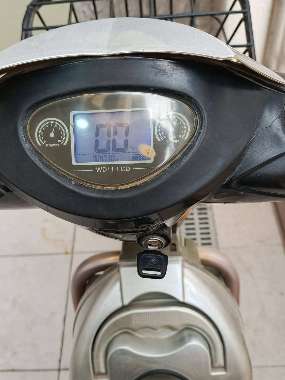 سلام عليكم
باسكل شحن نظيف للبيع 
5 بطاريات نظيفات
السرعه /60
السعر /225 الف
الموقع /كربلاء شارع الجاير 
رقم الهاتف /***********
