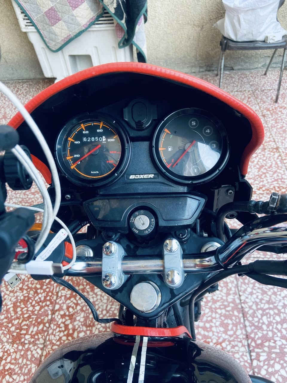 السلام عليكم بوكسر للبيع موديل 22 نهايت السنه 
مفتوحه مره وحده الدراجه نظيفه وممتعوبه بدون اي نقص كامله ومكفوله مرقم بغداد باسمي تحويل مباشر 
مليون و  850 
وبيهه مجال حك الجيه  بغداد حي البتول رصافه 
*********** 
***********
