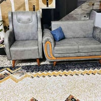 تخم ١٠ مقاعد جلد نضيف قليل الاستخدام اريده ب٤٠٠ وبي مجال الرقم/٠٧٨٢٢١٥...