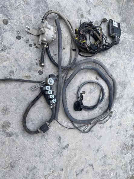 السلام عليكم 
منظومة غاز-60-لتر (للبيع)السعر (250)الف مع المجال
كامل ملحقات معاها فلاتر غير مستخدم للأستفسار على الرقم (***********)
