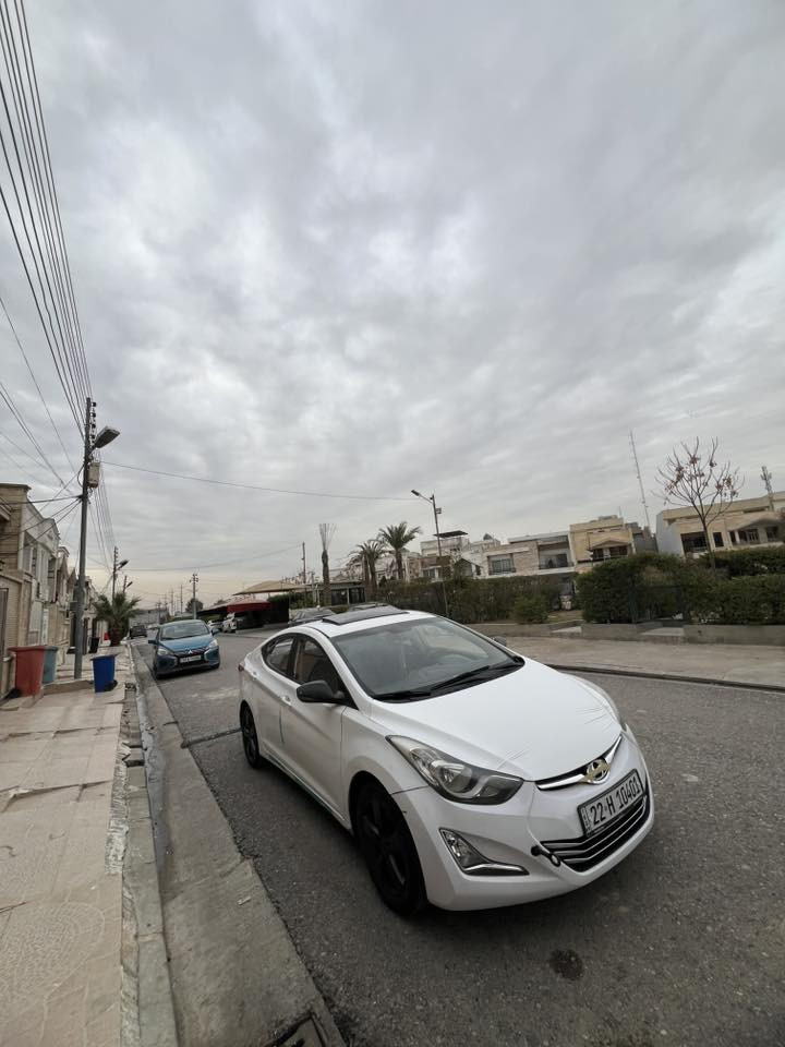 بەناوی خوای گەورەو میهرەبان 🤍🤍
ئیلانترا elantra 2013  شکل 2016
ئیلانترای ٢٠١٣ خەلیجی ١٠ پارچە رەش لەسەر ساخە 
گێرو مەکینەی بە شەرتە برخی با نەدرایە
مەکینەی دۆچی ١٦ خەلیجی مەرخوب 
لە سەنیەک بەنزین کەمتر دەخوا
مواسەفاتی :
شاشە
کامیرە 
ویلکەپ
لایت زینۆن 
بەگ لایت کامل گۆرایە ٣٠٠ دۆلاری ليدرایە  
٣ سویج 
کامل گاعیە کرایە 
شکلی گۆردرایە لۆ ٢٠١٦
تەبرید لەسەر سویج 
بەنزینی ئۆکتان ٩١ دەروا 
١٦٠ هەزار رۆشتیە 
نرخی ٩٥ وەرەقە

ژمارە مۆبایل و واتساپ 
***********
