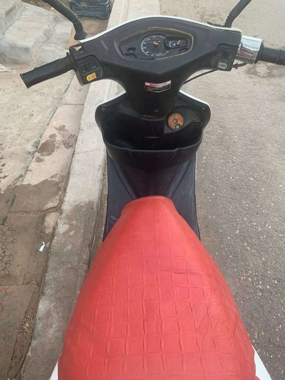 دراجة صيني ماكس طافية ابيع كوم حديد السعر ١٥٠ وبيه مجال للاتصال على الرقم *********** القرنه
