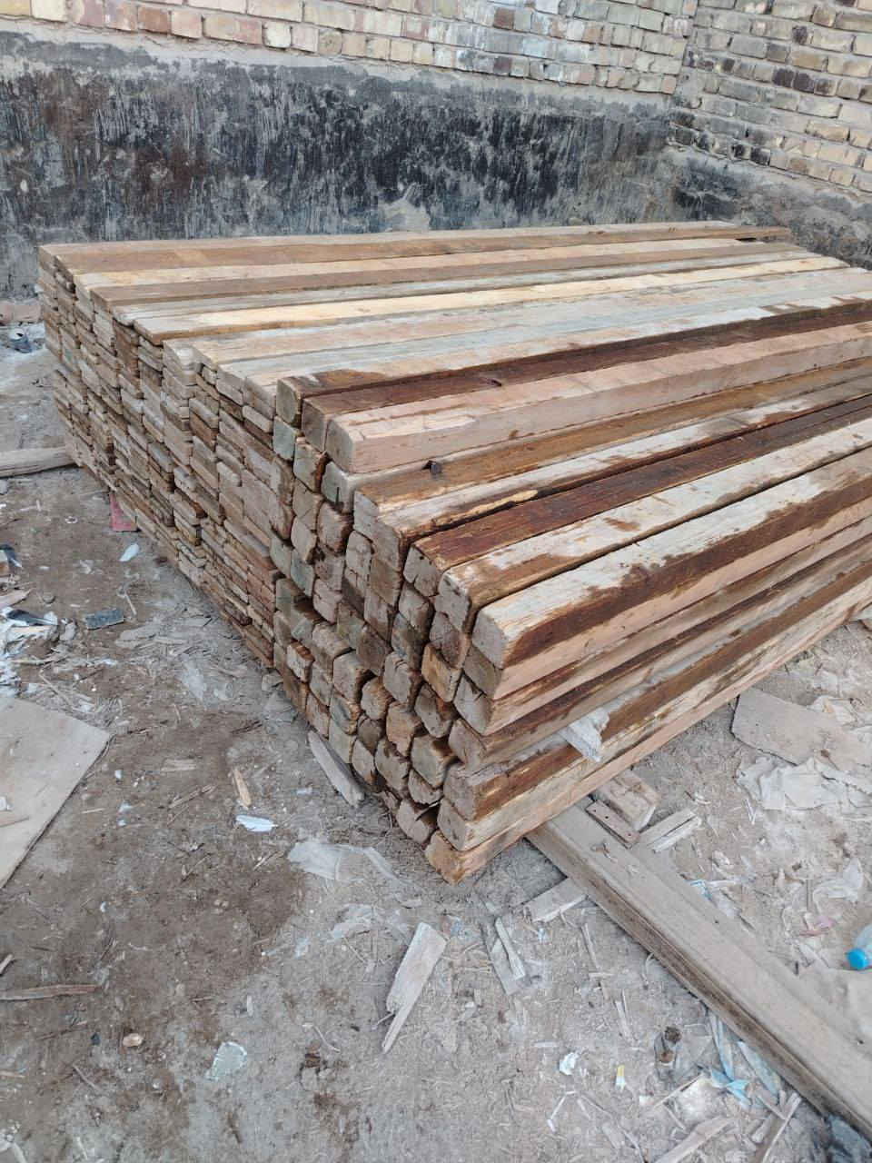 السلام عليكم خشب للبيع
لوح طول 4متر مكعبين
لوح طول 3متر مكعب ونص
سير 3 متر مكعب  (ابيع شلع) 
عنوان حله اتصال ***********
