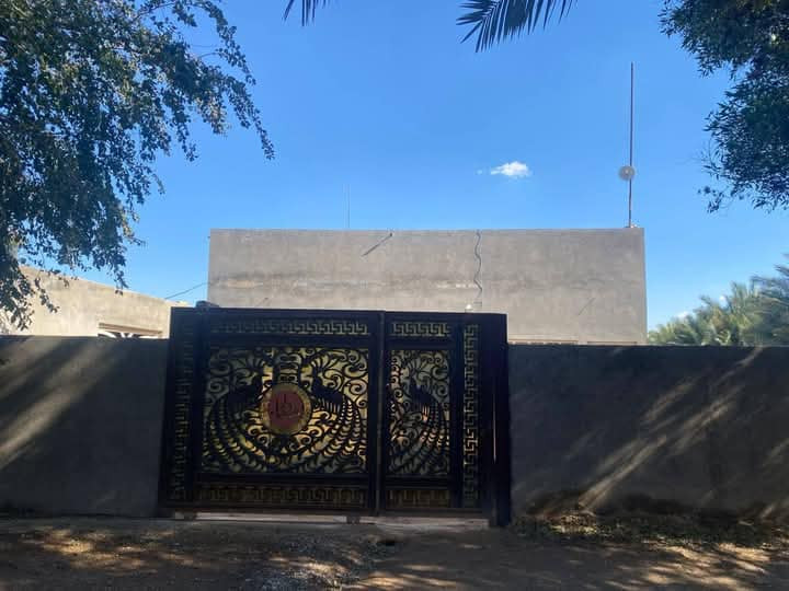 مزرعه للبيع 9 دونم ، الواجهة 63 م
طابو زراعي سند 25
مع بيت+ مضخه ماء سقي الارض
توجد فيها كافة الخدمات
 تبليط +ماء اساله+ كهرباء+نهر سقي الأرض 
العنوان الديوانية قضاء الشافعية
 تبعد عن الشارع العام طريق ديوانيه نجف ١٥٠٠م
تباع نصف المزرعه عادي بسعر مناسب 
للاستفسار أكثر اتصل على الرقم ***********
