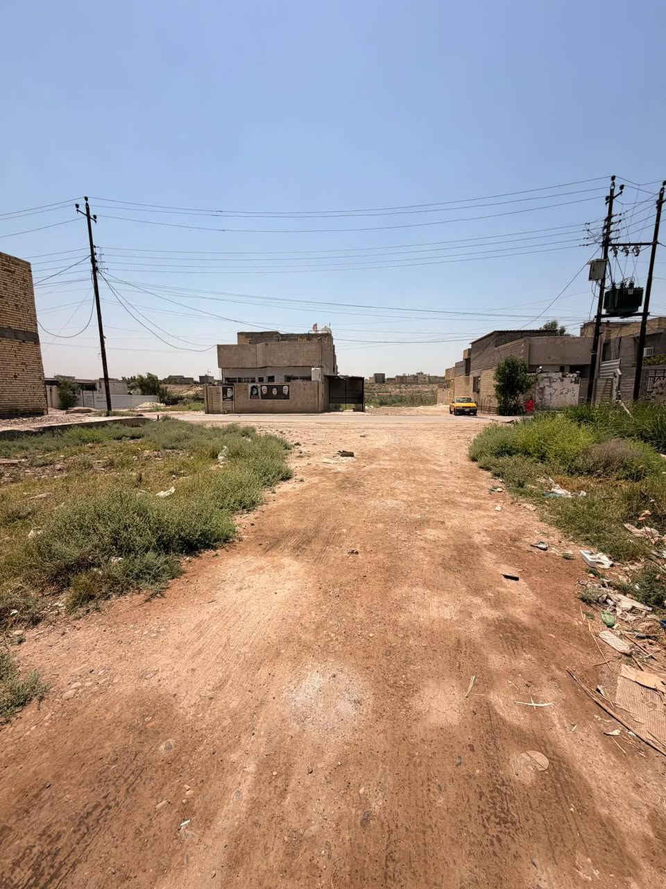 50متر بصف الركن
سلام عليكم 

قطعه ارض للبيع في السريدات القديمه على شارع رئيسي في المربع الثالث خلف البزل الصغيره 

نوع العقار زراعي سند 25 تحويل باسم المشتري 

مساحه الارض 50متر 

واجهه الارض 5متر 

نزال الارض 10متر 

خدمات كامله مي وكهرباء ومجاري وانترنت ضوئي وتبليط 

سعر الارض 15مليون وبيه مجال 

للاتصال ***********
