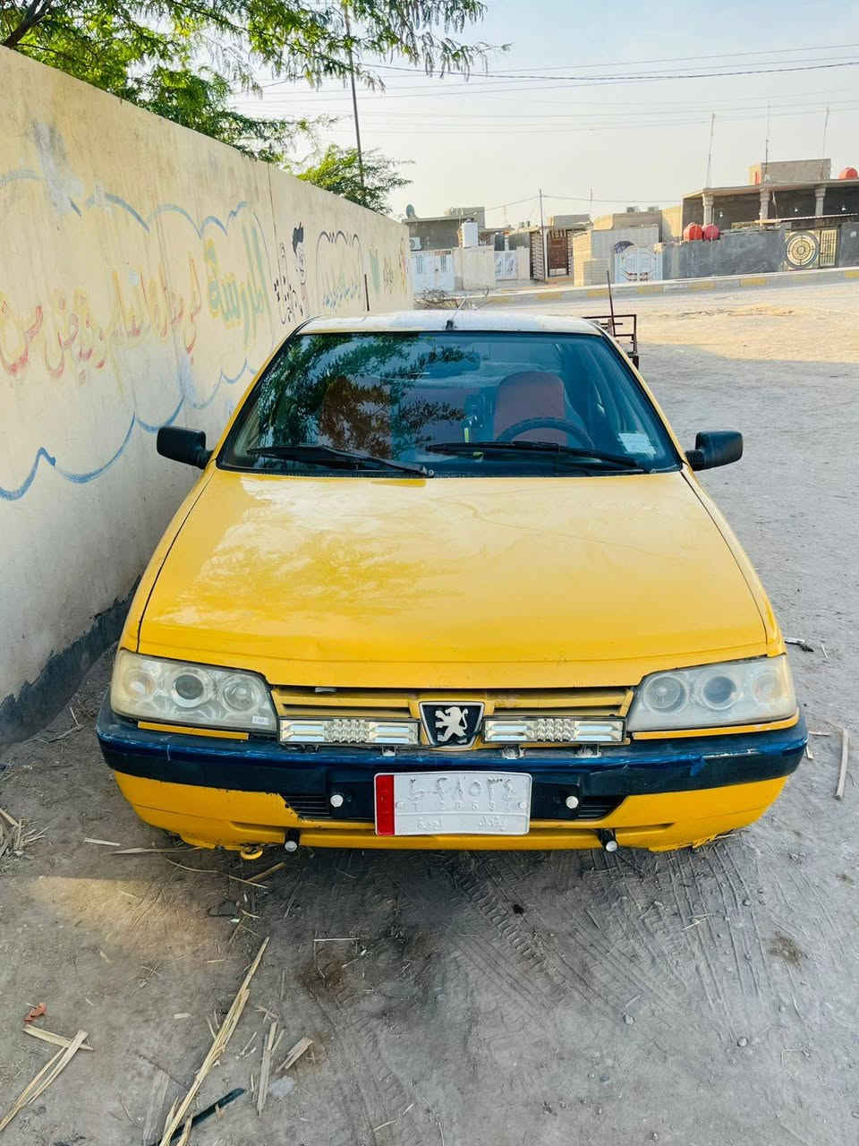 بيجو روئ محور ونجي 4 محرك جديد وكير جديد اوتماتيك سياره حلوه مديل 9 عوزها بس تبريد اتصل وبخدمتك *********** مكاني جبايش سعرها 32
