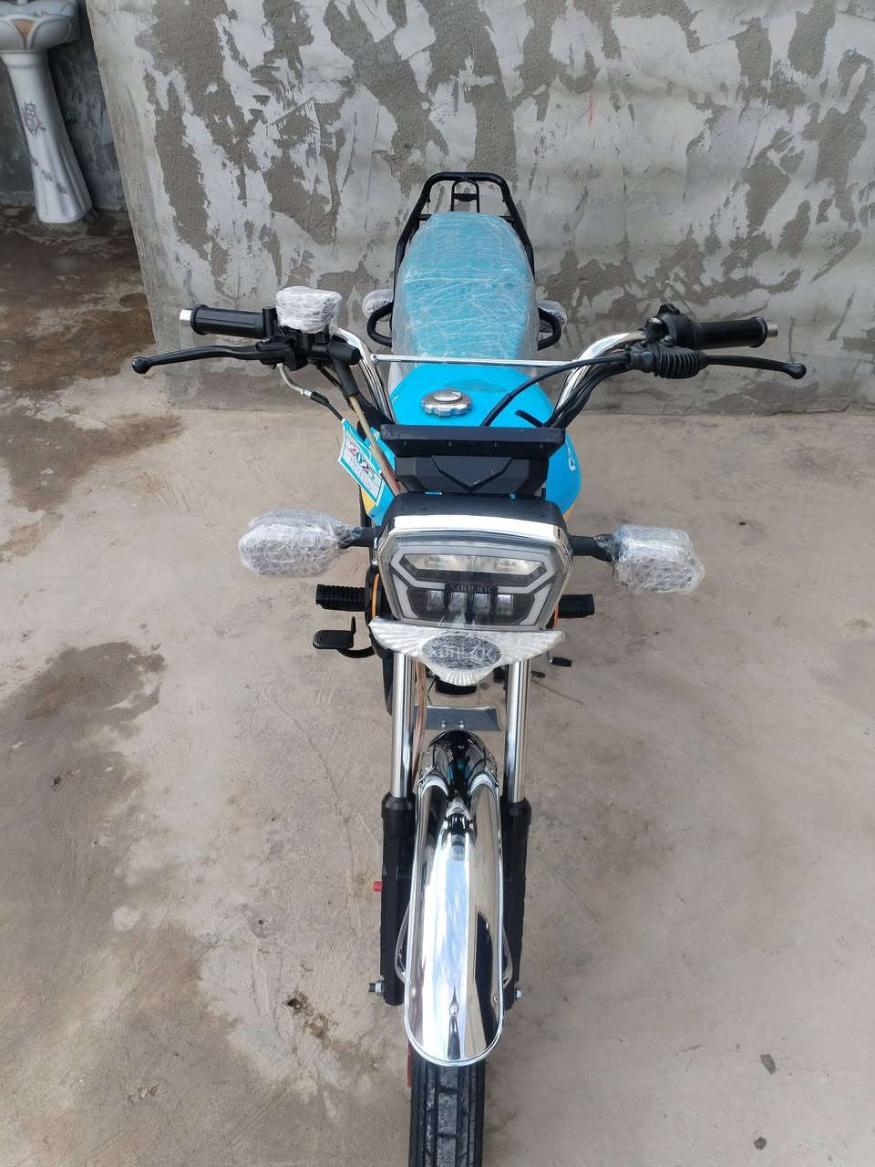 موديل 2025 ضاقطه وزنجيل محرك 200 كفاله عامه مكان عزيزية ***********
