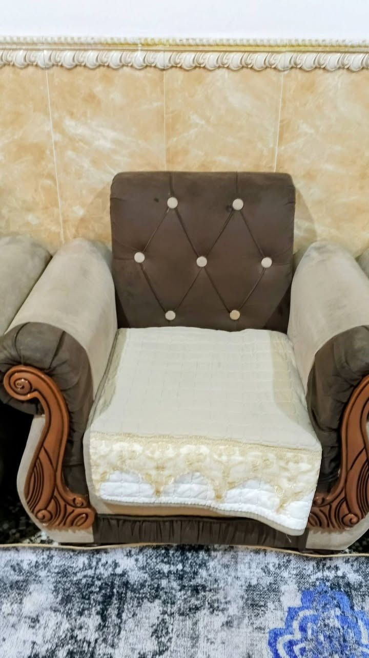 تخم للبيع عشر مقاعد نضيف سعر 300 للاستفسار ***********
