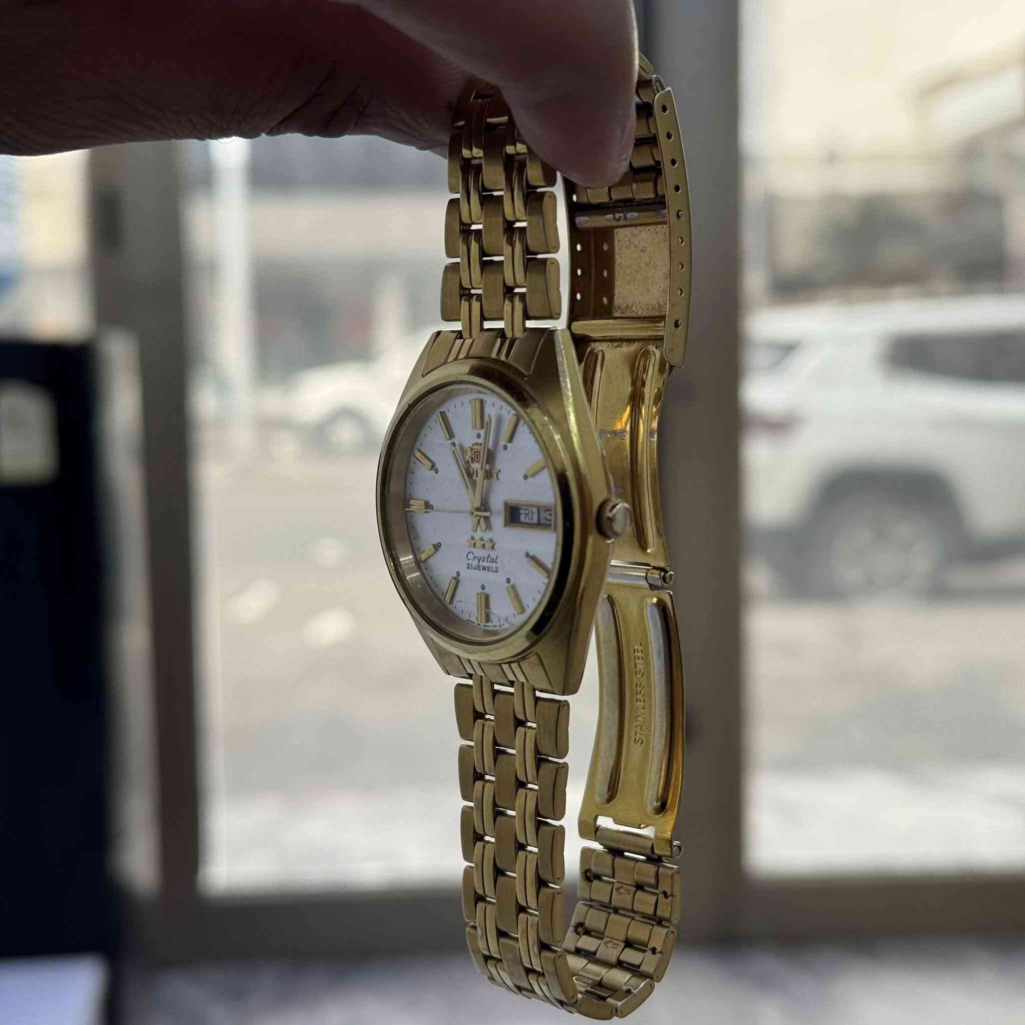 بيع او مراوس
الــــسـلام عــلـــيكـم
اورينت ياباني الصنع
ويست ايند الاصلي
◽️ياباني اصلي
◻️مكينة اوتماتيك
◽️17 جوهرة
◻️نافذة لعرض التاريخ واليوم
◽️لون المينة سلڤر مخطط جانبي مع نقاط لامينوس
◻️سير وبوك اصلي 
◽️نظافة الساعة 90‎%‎ وكما موضح في الصور
◻️قطر الساعه مايقارب 37
◽️مكان الساعه البصرة
◻️للاستفسار ***********
◽️توصيل لجميع المحافظات
