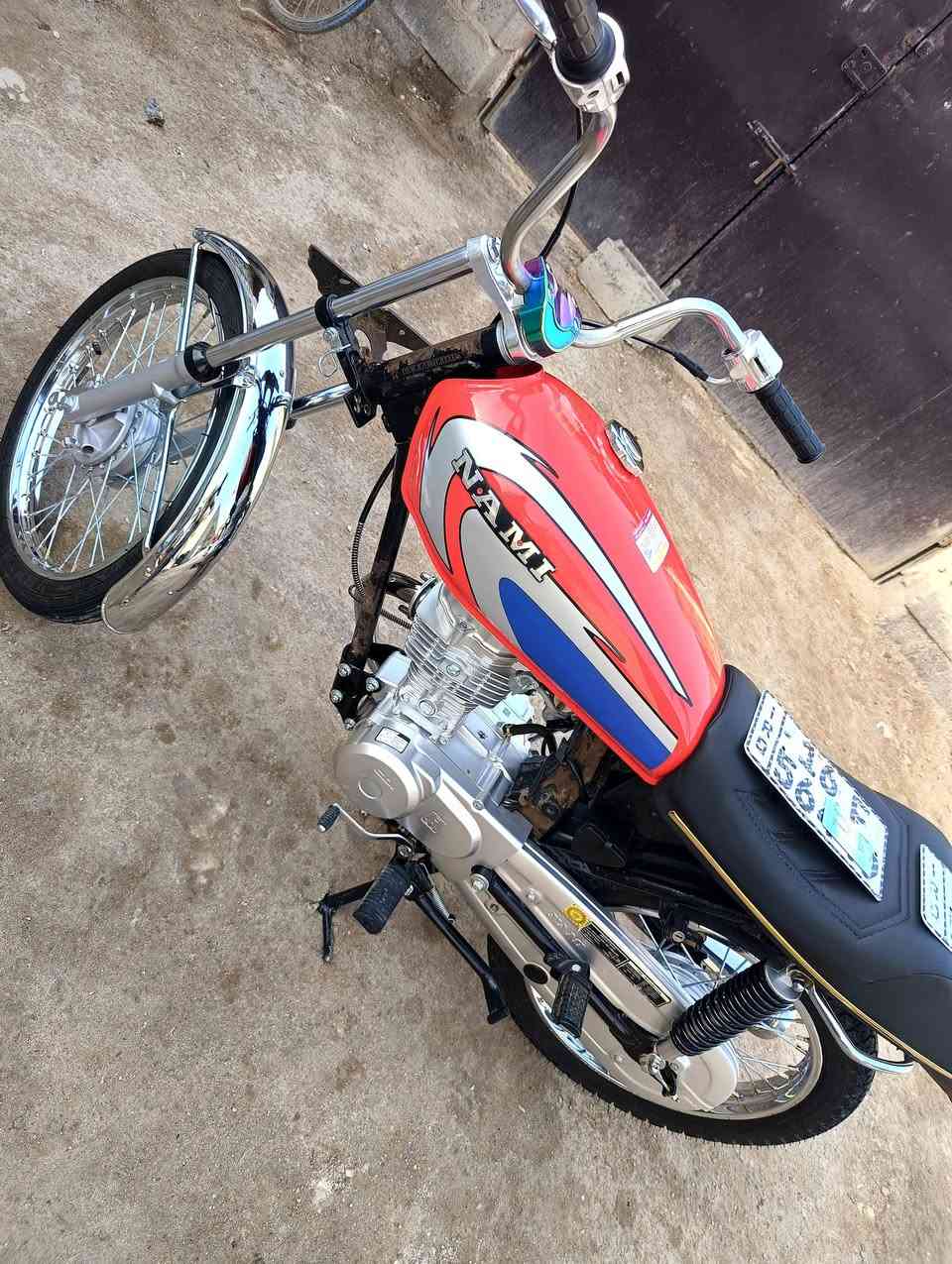 ( دراجه رقم وسنويه انگليزي .. شاصي ارشه موديل 21 )
وباقي الغراض تعمير 26 كله نامه اصلي ،، عارضه ب مليون و300 وبيه مجال بسيط للشراي .. ( *********** )
