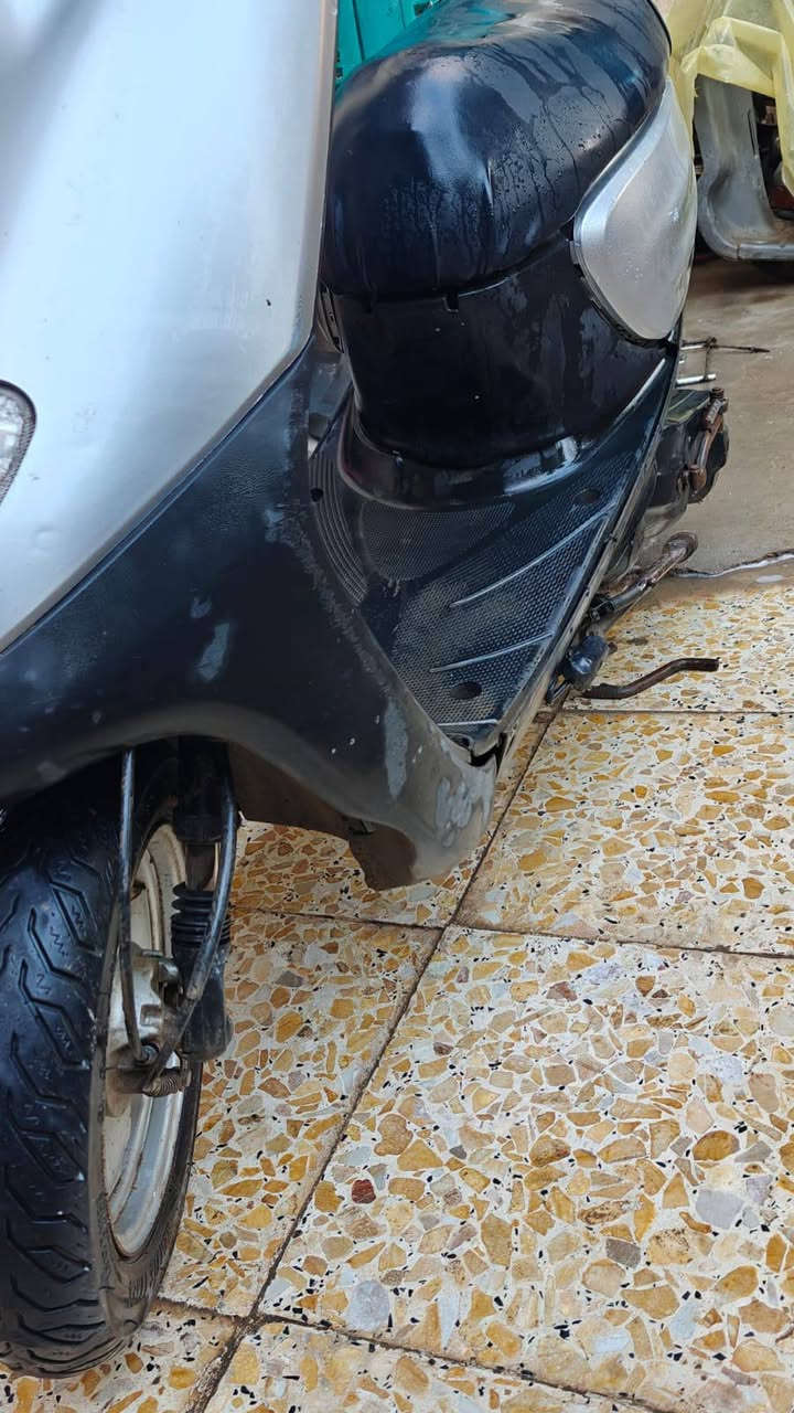 سلام عليكم دراجتين بيجي وقرده  البيجي ١٥٠ وبيهه مجال حك لجيه ولقرده نكرة سلف جديده ستان حساس كهربائيات كله شغال خرسه لسعر ٢٢٥وبيهه مجال  عنوان لثعالبه ورة سيطرة الشعب . ***********
