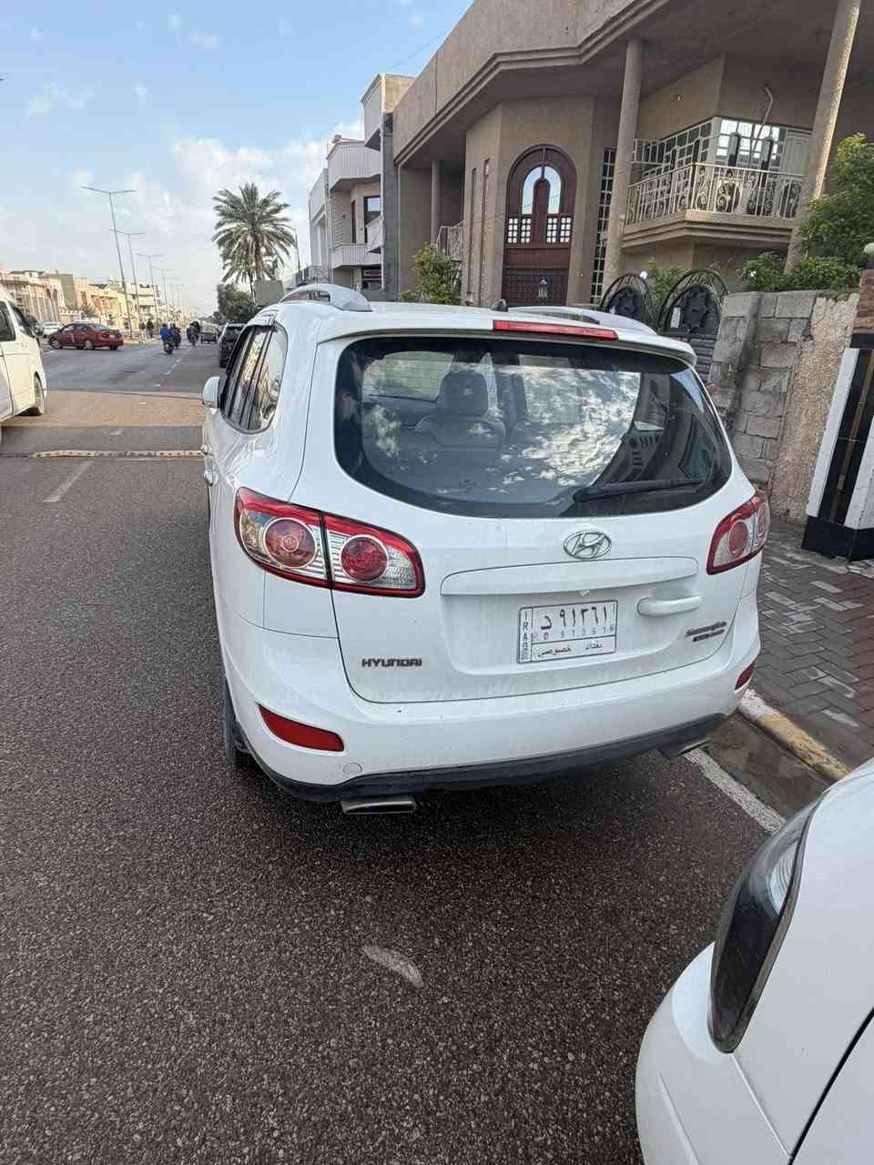 سلام عليكم سنتافي 2012 خليجي رقم بغداد تحويل مباشر مكفوله من الضربه بيهه شبر بالچاملغ الأمامي فقط  مكينه 6سلندر سبعه راكب  محرك كير مكفولات حداديه تخم تاير مواصفات تحكم  ستيرن شاشه كامره  شاير مري مثبت سرعه داخل بيجي ويل كب كروم تبريد 3قطع سبعه راكب وبيه بعد مواصفات مشروع وطني سياره جديده وجاهزه من كلشي مابيها اي نقص السعر 163 للاستفسار/ *********** 
مكاني / بعقوبة
