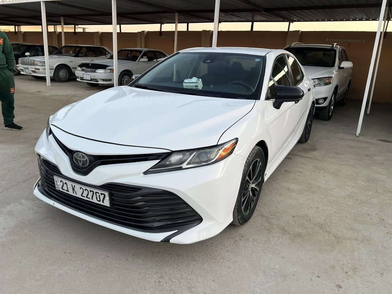 سلام عليكم 
كامري للبيع 
موديل 2018 
كير ومحرك شرط
السعر 170 وبيهامجال للطيبين 
الرقم ***********
