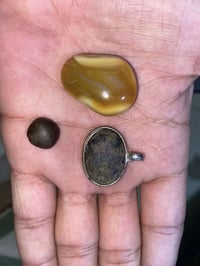 احجار • للبيع