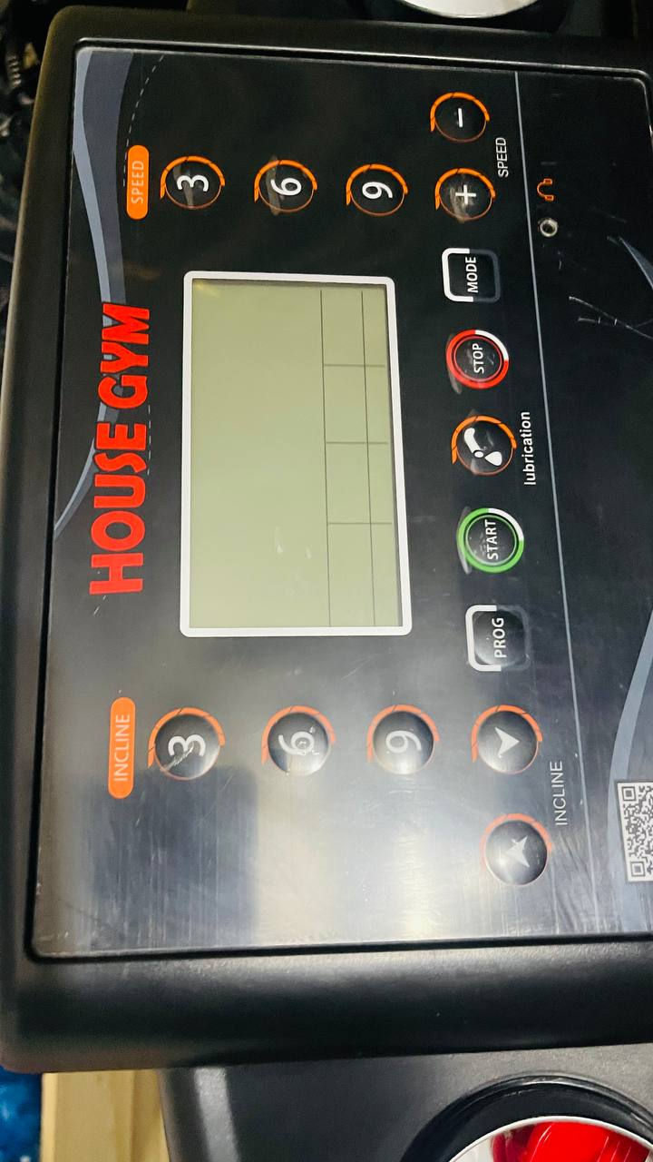 السلام عليكم..جهاز جري شبه الجديد يتحمل 155 كيلو حقيقي نظام جبلي استخدام قليل جدا جدا السعر 325 الف وبي المجال ..رقمي *********** مكاني بغداد السيدية..متواجد في البيت بعد الرابعة عصرا
