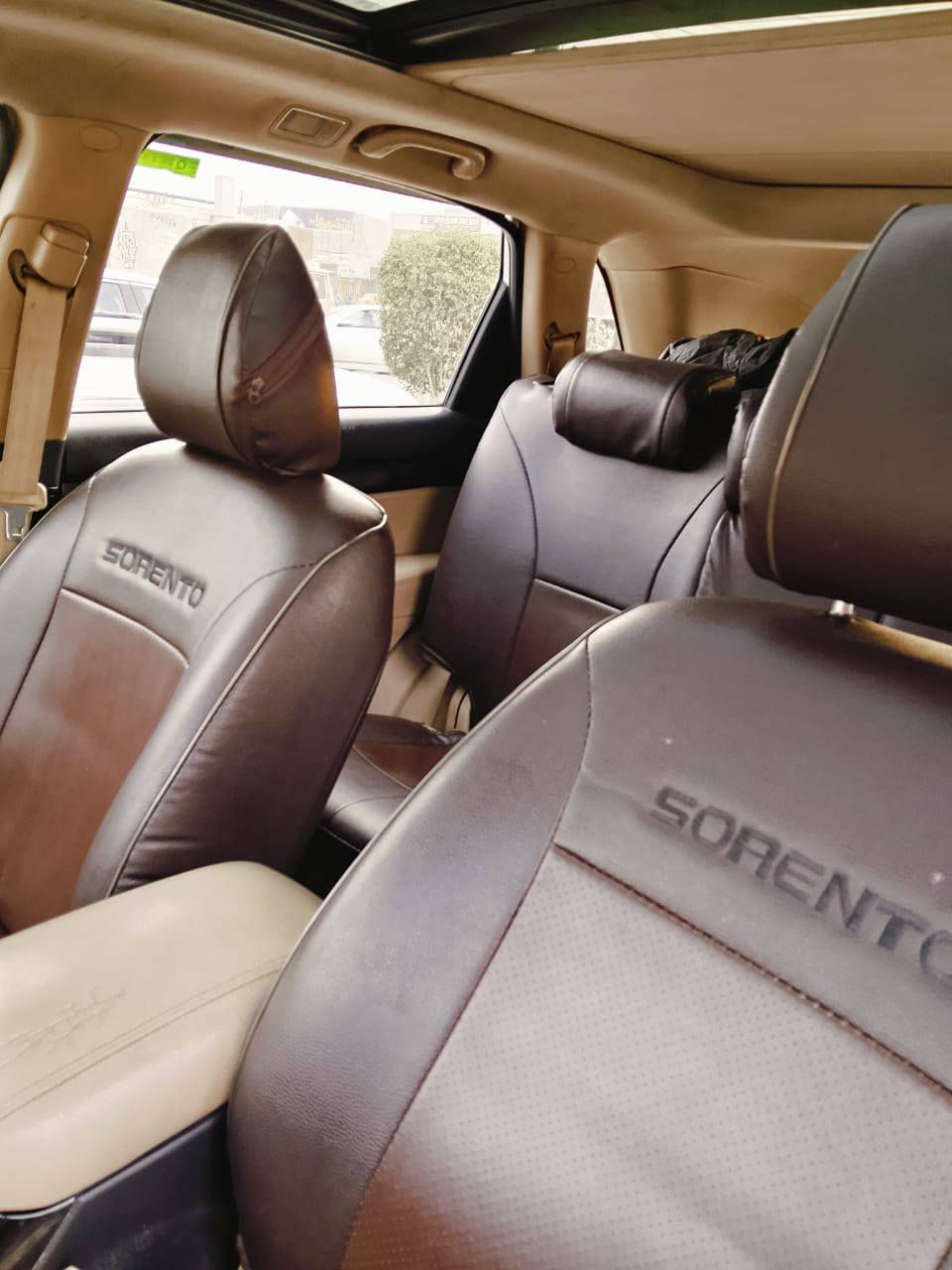 سياره سورنتو ٢٠١٣ شكل ٢٠١٥ محركها ٦ سلتندر و ٧ راكب السياره مكفوله من ضربه وصبغ ما عدا شبر واحد صبغ وهذا رقم صاحبها  
***********
