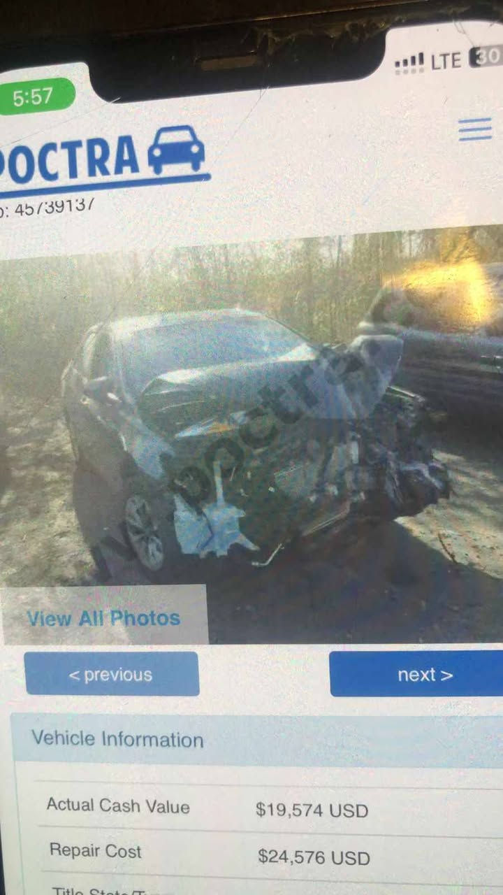 كامري 2017 وارد امريكي حادثها موضح بالصورة
رقمها سليمانيه بأسمي لونها اسود كذابي

شرط التحويل ماتحول لا تجي

السيارة بيها ملاحظات بسيطه ماتبين بالصور

بيها تورباين الكير عطلان فقط

هذا رقمي *********** مكاني البصرة
