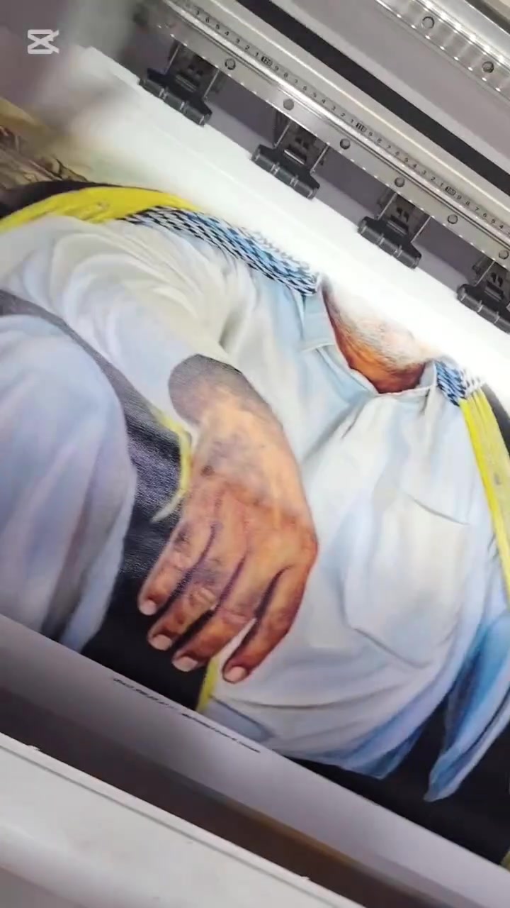 هيبة المكان تبدأ من تفاصيله
#طباعة لوحات جدارية للمضايف والدواوين بحجم مخصص (حسب الطلب) 
بألوان ثابتة تزيد المكان فخامة .
#للطلب
***********
***********
