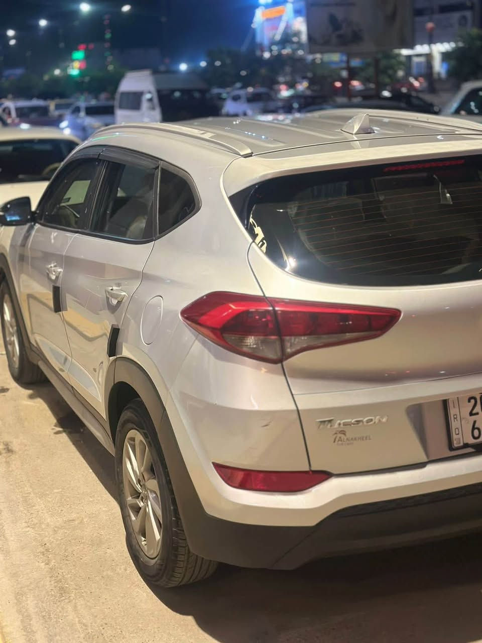 هونداي توسان موديل 2018 وارد امريكي الضرر چاملغ امامي يسرة بدون ايرباگات ودواخل ماشية ٨٨ ميل رقم ديالى سعر البيع 150 ورقة 
للاستفسار التواصل على الرقم 
***********
