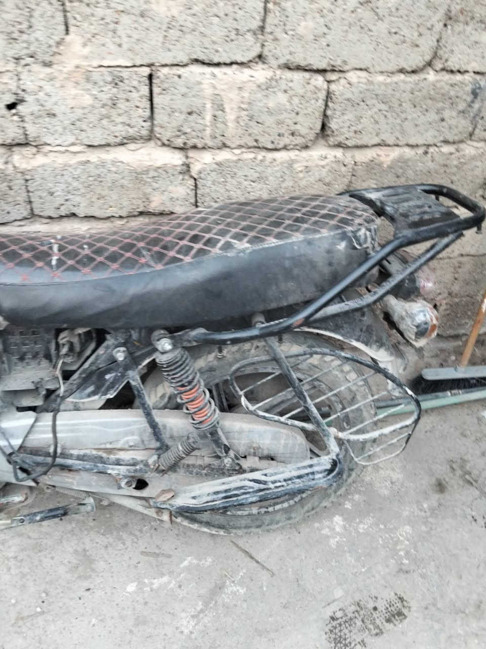 سلام عليكم
بوكسر 23 كفل مكينه بجيس بس سويت بيه حادث  

يحتاجله دبلات ويل وتانكي شوفت عينكم 

وراق كامله رايده بمليون وبيه مجال 

مكاني شعله شكوك ***********
