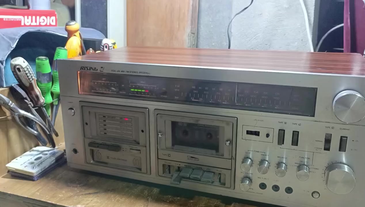 مسجل رايزنك ابو الكاترج كله شغال راديو ومسجل واواكس /بي بس نقص الدكم اثنين مال الميكانيك السعر 100 مع التوصيل للاستفسار على الرقم ***********
