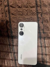 للبيع جهاز انفنكس هوت 20 ذاكره ١٢٨ جهاز نضيف استخدام خفيف  مامفتوح أبد...