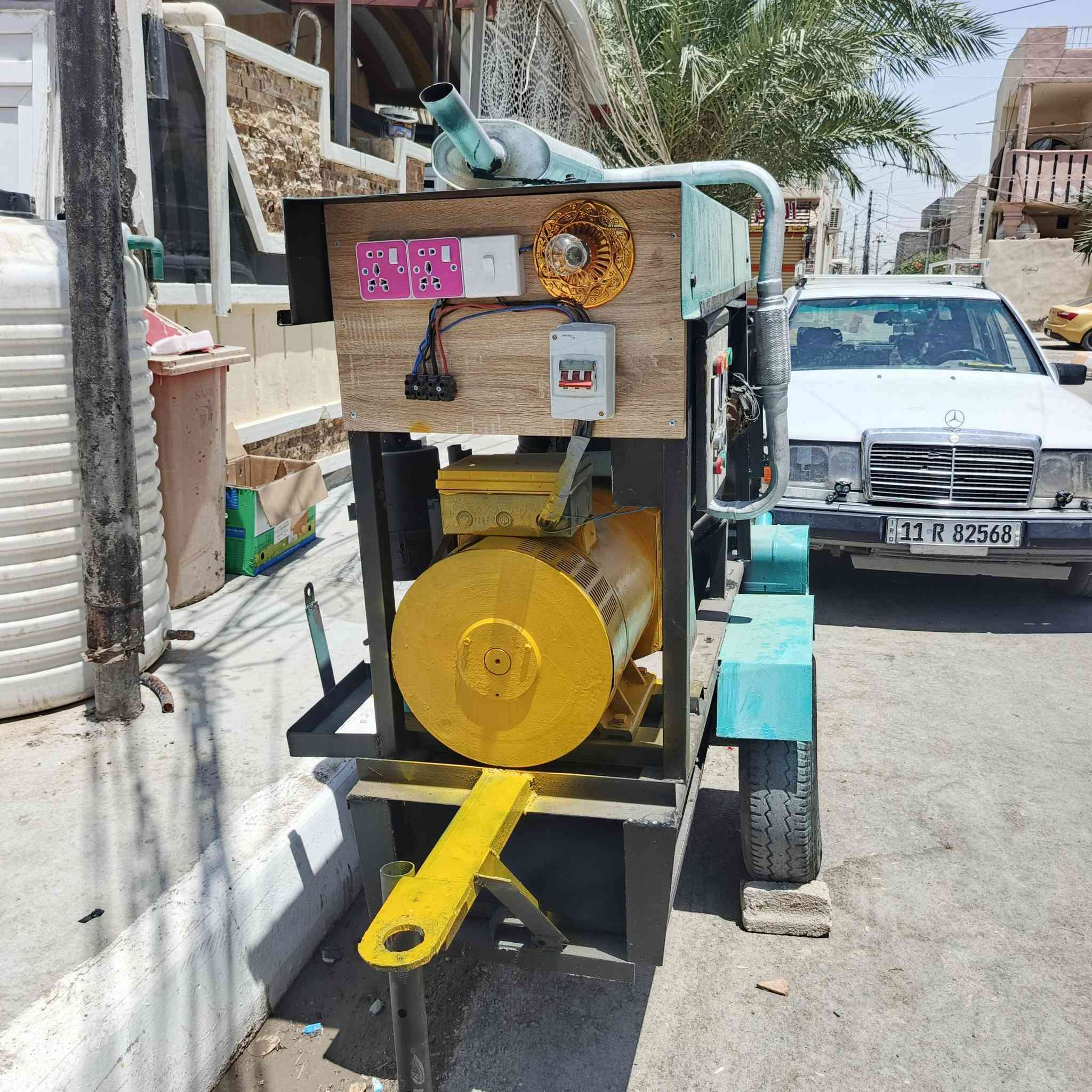 السلام عليكم يتوفر ايجار مولدات كافة الاحجام ١٠٠امبير ٧٥امبير ٢٥امبير لكافة المناسبات والاعمال الانشائية عنوان بعقوبة فلكة  الامين مجاور دائرة كاتب العدل ***********
