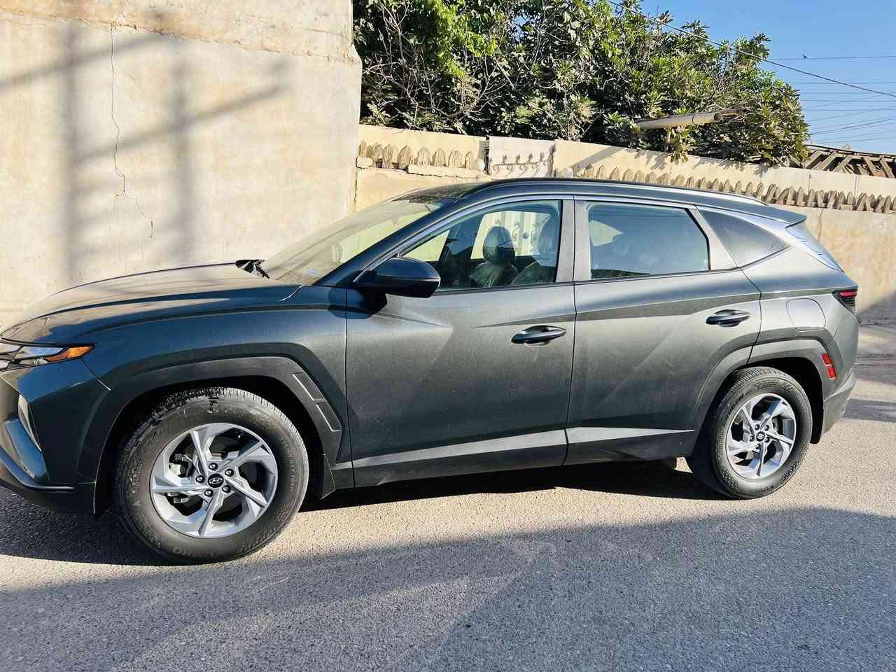 هيونداي توسان 2023 وارد أمريكي 🇺🇸
🔹 محرك 2.5 GDI قوي واقتصادي
🔹 تشغيل بصمة + تشغيل عن بعد
🔹 شاشة كبيرة + كامرة خلفية
🔹 تحكم ستيرن 
🔹 سيارة نظيفة 

✔️ السعر 215 وبيها مجال 

📍 الموقع: واسط – البتار
📞 ***********
