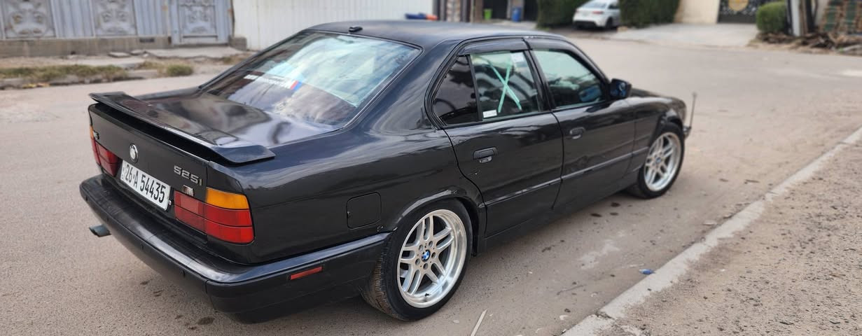 السلام عليكم 
BMW 525 للبيع 
موديل 1992 , رقم انكليزي صلاح الدين  ، السيارة بأسمي شرط التحويل  ، المحرك مسكر فانوس حاوية قبل اسبوع شديتة ، ويل M 
صبغ جمالية 
السيارة جاهزة وتبريد ، مكانها بغداد 
السعر $63 وبيها مجال 
الرقم /***********
