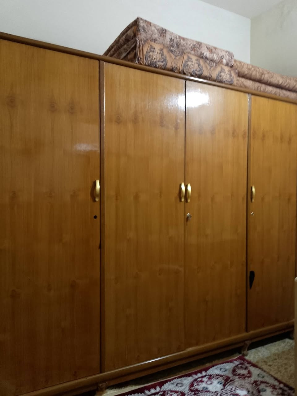 كنتور اربع ابواب جديد صار شهرين من اشتريته السعر 400 الف وبي مجال الرقم *********** الدورة شارع 60 قرب مطعم سندريلا
