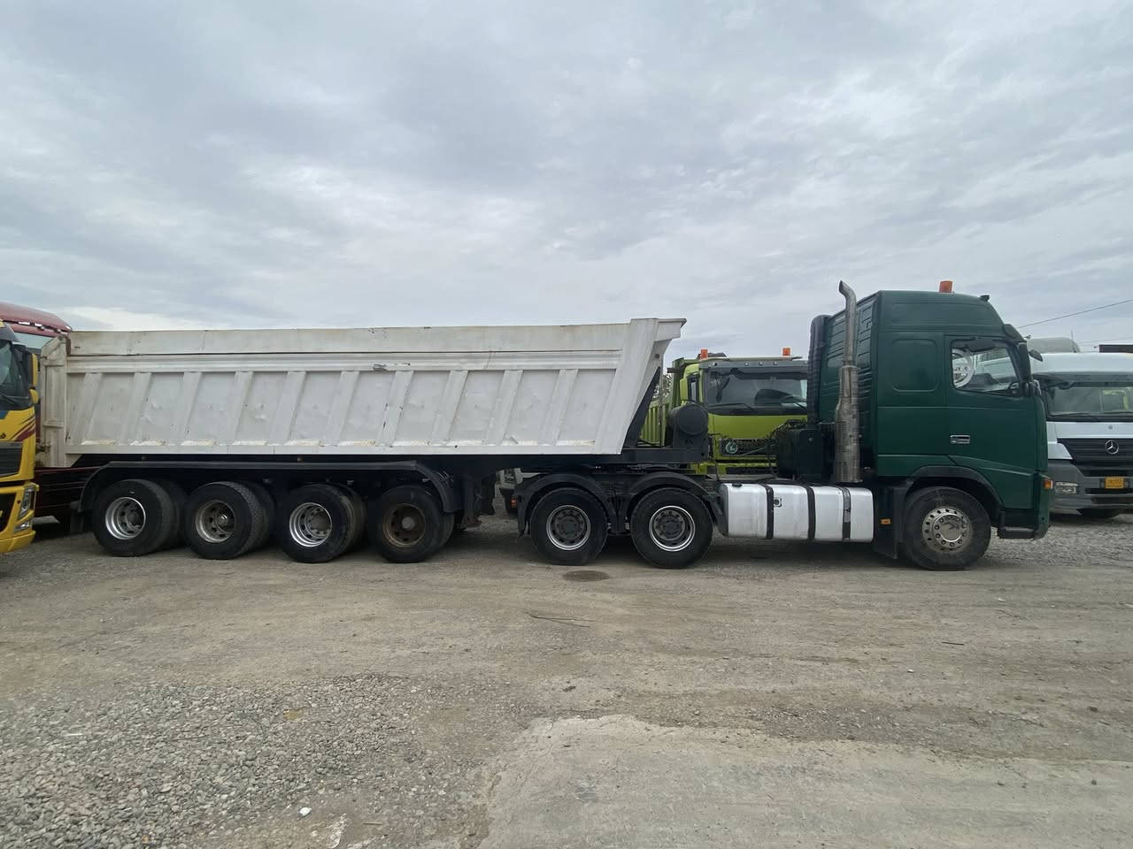 للبيع

من نوع : فالفو 

موديل : 2005

كير : عادي 

مجموعة توب تلاين مربع

حجم : 460 

رقم سنوي جديد 

بودي : دارا قصاب 

زرعة بودي بدون تعلاوة 24 و  32 متر

سعر :  550$

سياره كير مكينة شانصي قمرة كفالة عامة سيارة جاهزة جوة شغل  

موجود في كركوك في معرض رافدين المركزي 
عنوان// كركوك شارع مطار مقابل جسر حزيران 

للأستفسار أتصال على الأرقآم

***********

***********
