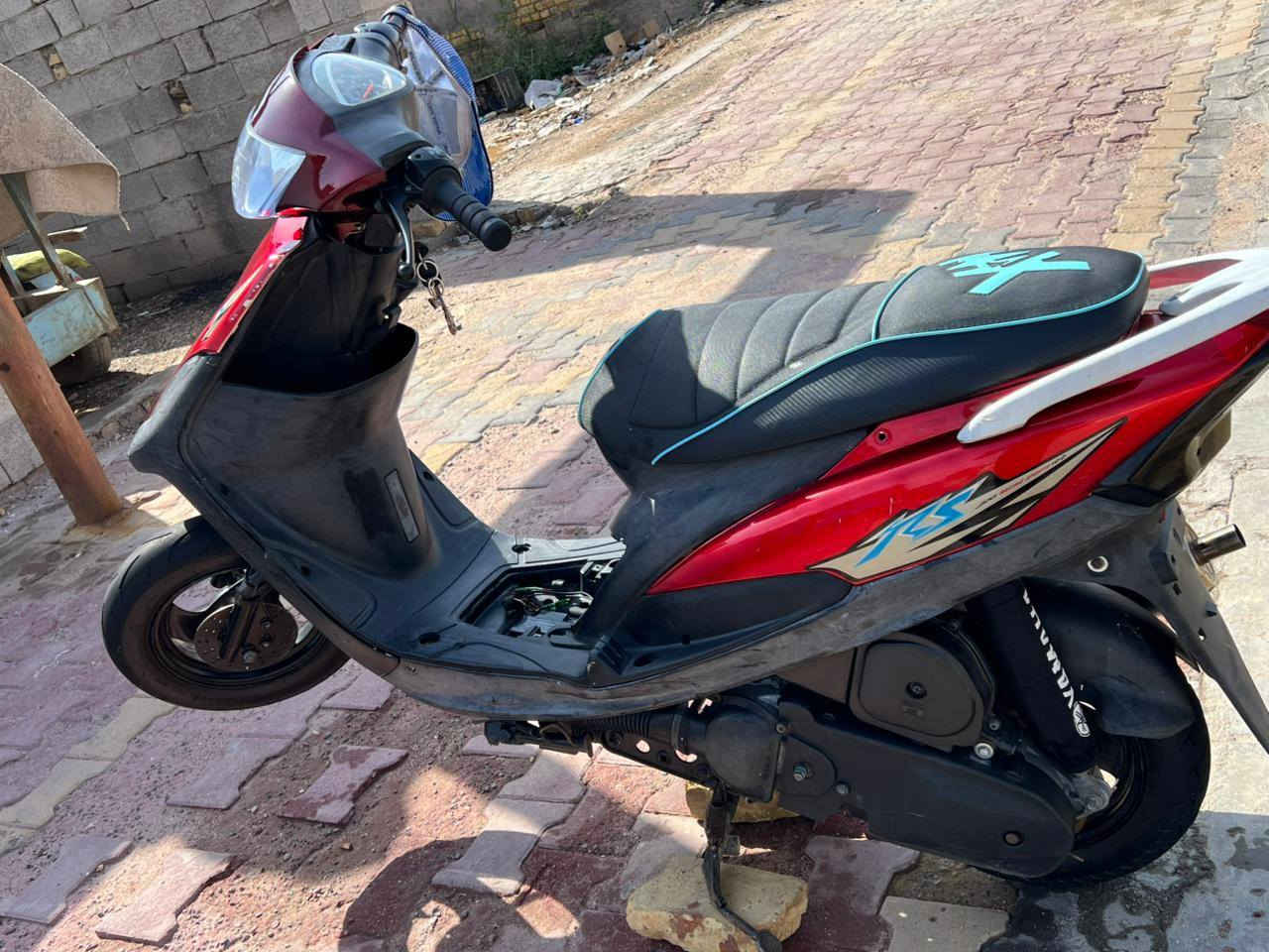 السلام عليكم
 ماكس عدله للبيع 
محرك  بوشه 49
شغاله هندر وسلف ناعمة بلاديه كلش حلوه شرط الشلعة والمعدل الاتصال على الرقم ***********
