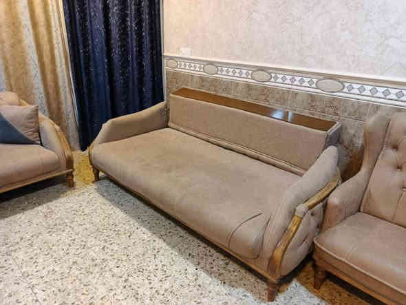 سلام عليكم تخم تركي عشره مقعد لمكان حي لعلام سعر ٧٠٠ وبي مجال ستفسار عله هاذه رقم ***********
