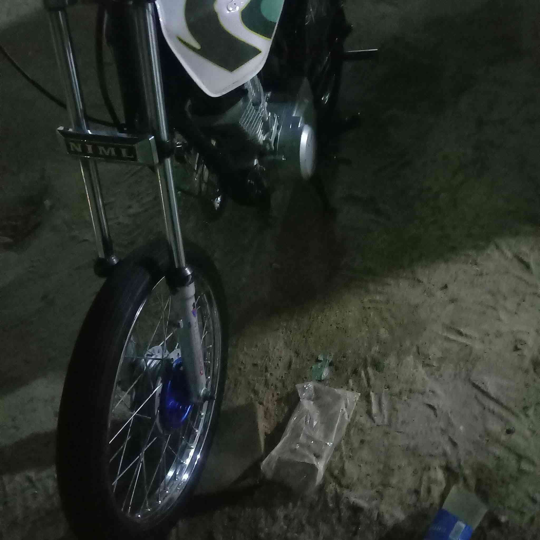 سلام عليكم دراجه لببيع كلش حلووه ونضيفه مديل 22 مرتبه مثل متشوف صلنصه رياضي وذا تريد اطيك مالتها البلاد مكان حله قرب العلويه شريفه سعر 350وبيها مجال *********** خاص ماكو
