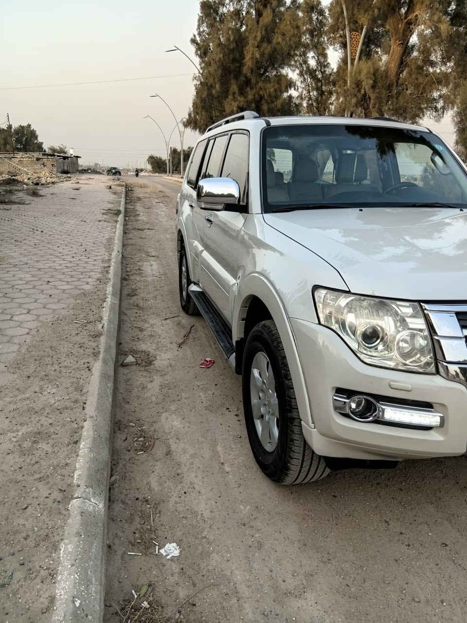 السلام عليكم باجيرو موديل 2015 حبتور محرك 6 سلندر 3500 كير محرك على وضع الشركة مكفوله من الضربه والصبغ فتحة كشنات جلد كشنات كهرباء ٧راكب دمام خلفي ٣قطع تبريد مري شفط حساس خلفي ماشيه ١٠٩
دفع رباعي باقي المواصفات معروفه 
 تخم تايرمع صدر خلفي امامي جديد رقم بغداد بسمي جديد السعر ١٧٥ اوبيها مجال 
***********
