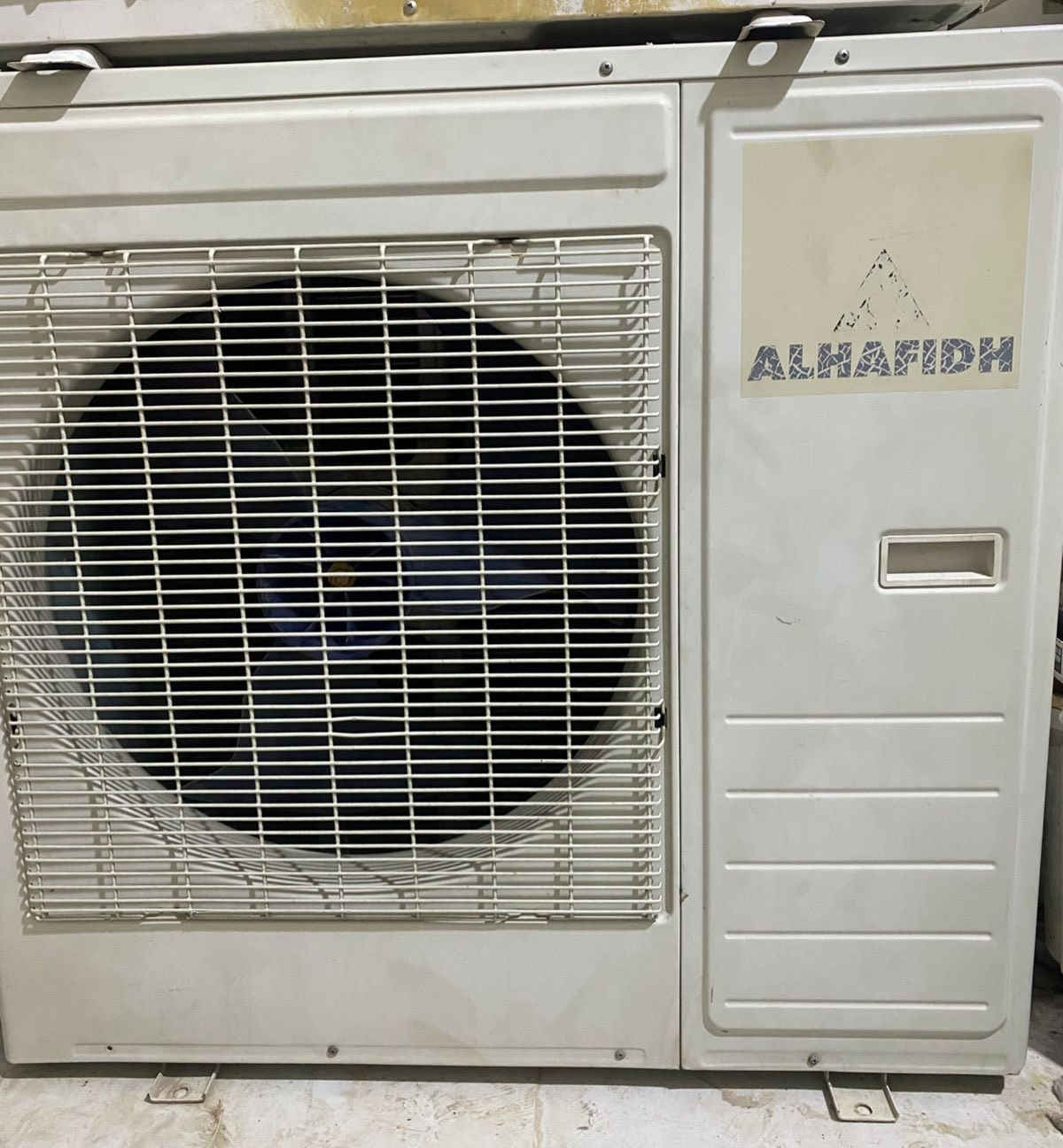 سبلت 3 طن جديد ما بي اي تصليح على وضع الشركه شغال وكامل      ***********
