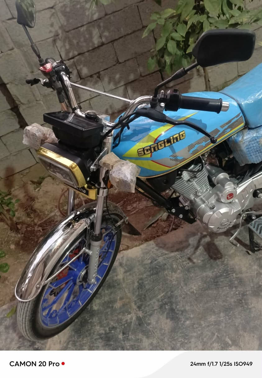 سلام عليكم سيفان مديل 2025محرك 200 زيرو لدراجة مماشية لون مميز بصمات سويجات كاملة اوراق كارتوني مكاني ديالى بعقوبة قرب جسر خرنابات 730وبيهة مجال حك لجية ***********
