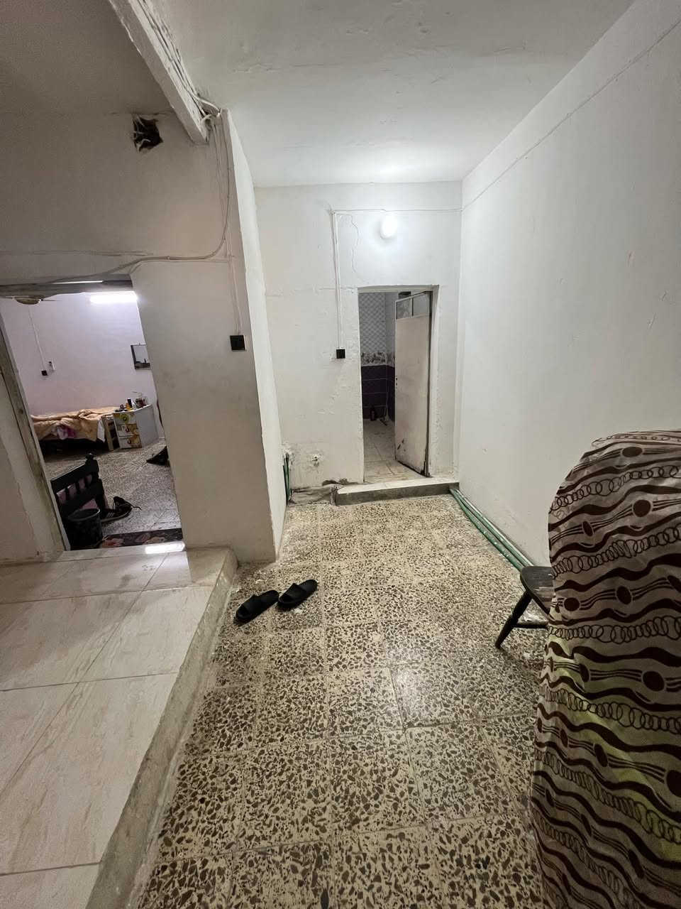 دار سكني طابو صرف للبيع مساحه ١٥٠ متر طابقين ٤ غرف نوم   العنوان الزعفرانيه / شارع المعهد / السعر يتصل ويعرف بقية التفاصيل *********** ممتواجد على الفيس
