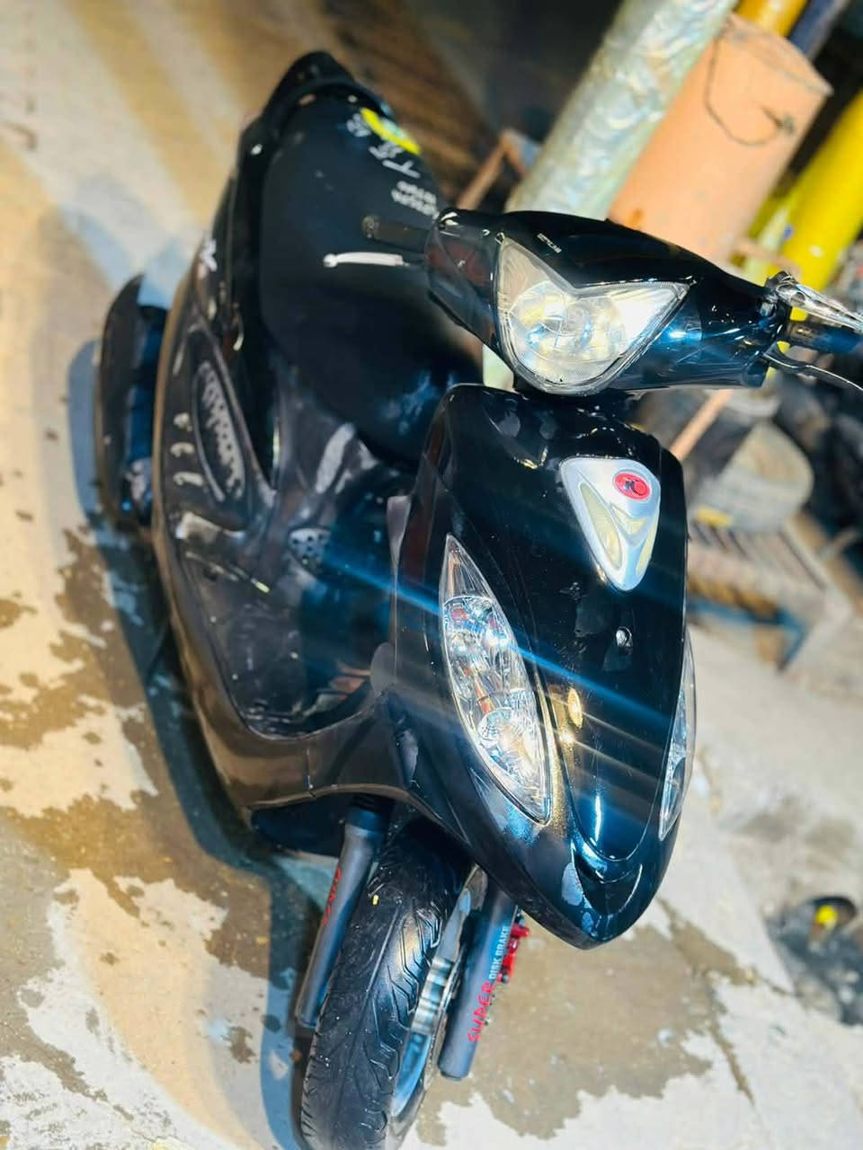 دراجه كامكو V2فحل مكينه 125دراجه كارتون رمبه دراجه كفاله عامه البيع سعره 850الف وبيه مجال قليل ***********
