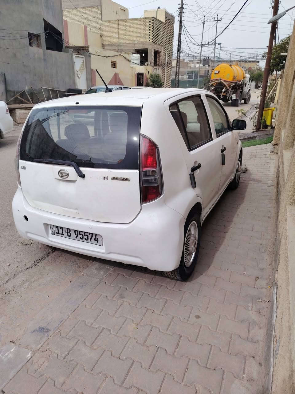 السلام عليكم داهستو ياباني اصل موديل 2007 سياره جاهزه كير اوتو مكينه حداديه تخم تاير شرط التحويل السعر 50 بيه مجال بسيط للاتصال واتساب***********
