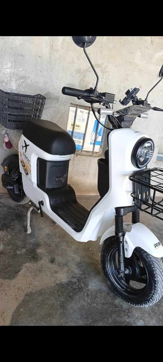 السلام عليكم موطور R9 للبيع نضيف حيل مستخدم شي قليل ملف حجم جبير بطاريات 32 امبير ضخم قيم واذا عجبني السعر ابيعك بعدو شركة للاستفسار ***********
