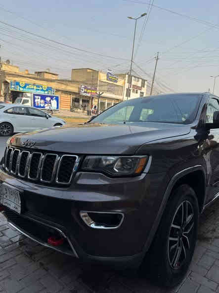 السلام عليكم 
جيب ترايل هوك 2020
وارد أمريكي 
حادث  جاملغ وبنيد بدون دواخل بدون شاصي 
صور الحادث بالمنشور
 
المواصفات 
جكات 
فتحه 
كشنات جلد 
تدفئه وتبريد بالكشنات
تشغيل عن بعد 
محرك v8-5700
رادار جانبي نقطه عمياء 
تحكم ستيرن +شفتات 
شاشه +كامره دواره 
جنطه كهرباء 

وبعد بيها مواصفات 
رقم بغداد بسمي تحويل مباشر 
السعر 230وبيها مجال 
مكاني بغداد حي اور 
***********
