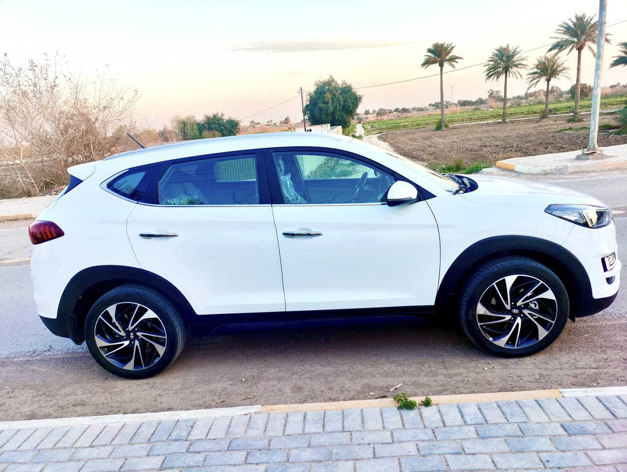 #اللهم_صل_على_محمد_وال_محمد
توكسان موديل ٢٠٢١
وارد خليجي 
رقم اربيل دولي 
بصمه تشغيل وابواب 
اشاير ترحيب بالابواب وبالمري
لدات امامي خلفي
تحكم لايت عدسة 
كشانات الامامية كهرباء 
ثلاث مودات قيادة
اشاير بالمري وشفط 
مكينه ٢٠٠٠ دوش
حساس امامي خلفي 
شاشة كبيرة وكأمرة خلفية وامامية
شحان واير لس ابل كارب بلي
تبريد قطعتين امامي خلفي 
ماشية ١٠٥ الف كيلو 
سيارة جديدة ومكفولة من الضربة والصبغ بيها بارد مأشر عليه بالصور على وضع الشركة وجاهزة من كلشي ترايها زيرو عزلها ونعومتها معروفة تفرق عن البقية المايعرفلها يتخطى المنشور السعر 203 ورقة بيع او مراوس مكانها بالكوت مركز محافظة للاستفسار ***********
