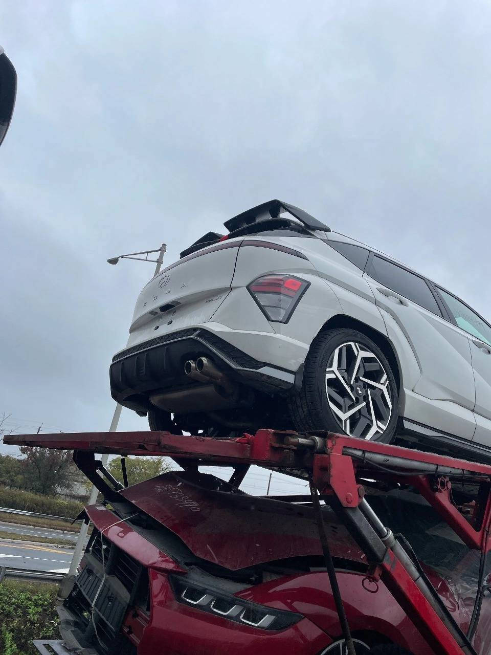 السلام عليكم 
هونداي كونا N LINE S 2024 فول مواصفات ما عدا البانروما السياره حالياً بغداد حادث موضح في الصور شغاله وتمشي على وضعها السعر 145 
للاستفسار ***********
