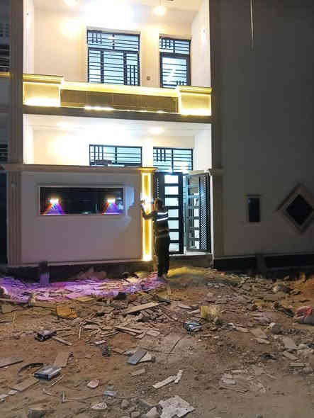 السلام عليكم يوجد بيوت وقطع اراضي في منطقه الامين الزراعي سكينه ب٢ ع١٤ للستفسار ع هذا الرقم *********** علما انه البيوت زيرووو
