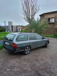 السلام وعليكم سياره فورد مونديو استيشن للبيع موديل93 رقم انكليزي سياره...