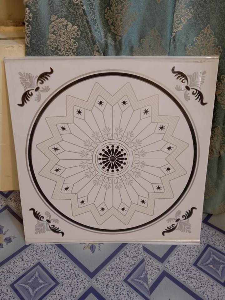 مكنسه كهربائيه ع الشحن  شغاله فول سعرها ١٠
عربانه أطفال سعرها ١٠
جربايه أطفال وياهة الخشبه مالتهة مثل ماموضح كدامكم ٢٠
سقوف ثانويه قياس ٤x٥ مع السكك سعر ٧٥ 
***********
