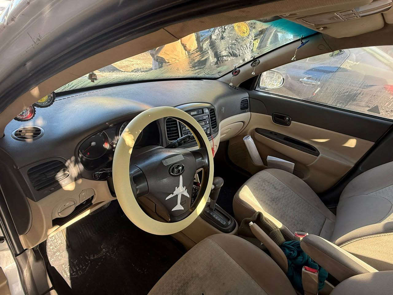 اكسنت موديل2009 محرك 16مرغوب سياره مواصفات خدمات داخل لونين سنويه جديد لحد2031سياره باسمي
بيها بطاقه بانزين صدر امامي والخلفي شرط جديد
4طايرات جديد مصار اسبوعين شادهم سياره بيها جم قطع صبغ انطيها حزام شرط دواخل وتكم سعر 79وبيها مجال 
سياره موجوده بكركوك
*********** كركوك, العراق
